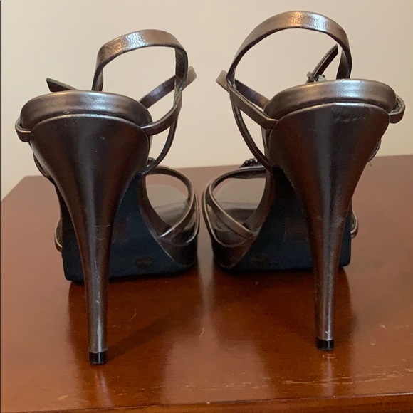 SIZE 10 WOMANS HEELS - Picture 3 of 3